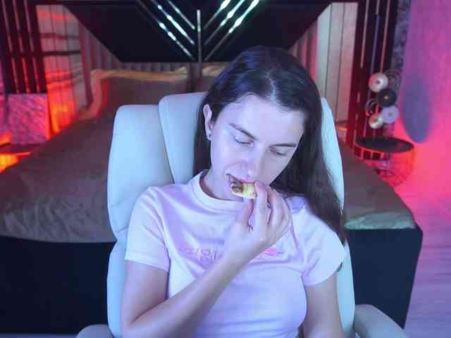 LittleJulii webcam