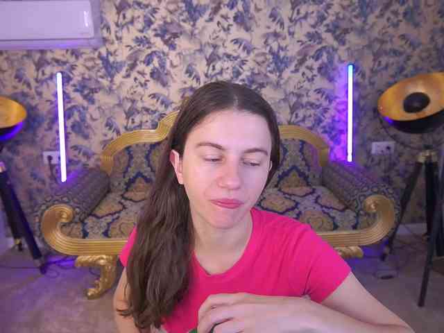 LittleJulii webcam