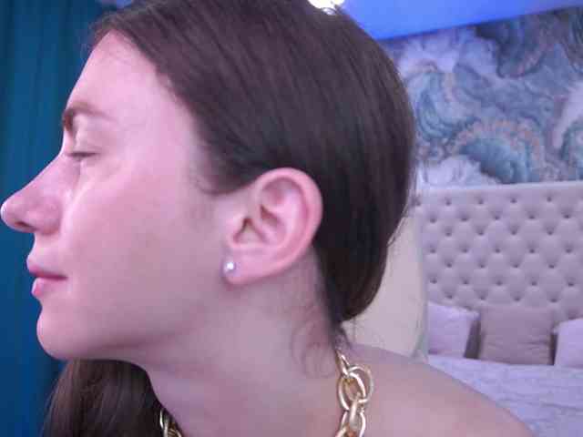 LittleJulii webcam