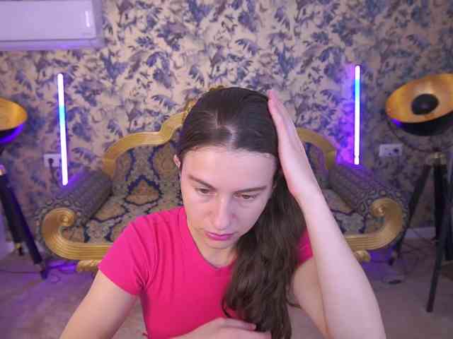 LittleJulii webcam