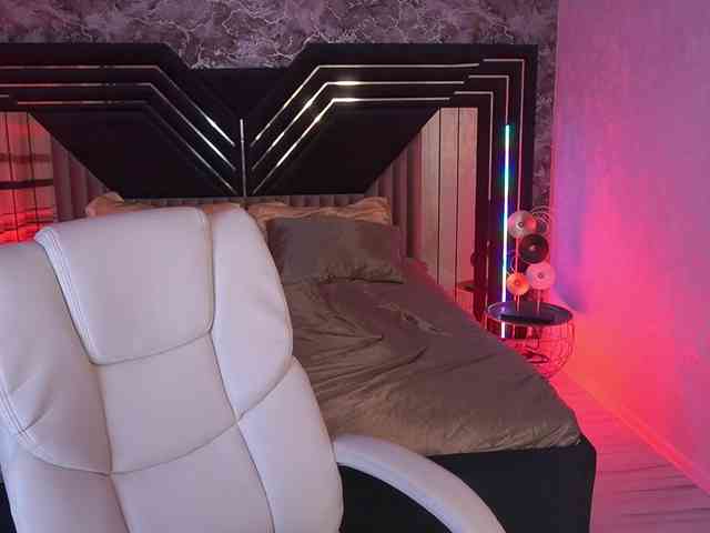 LittleJulii webcam