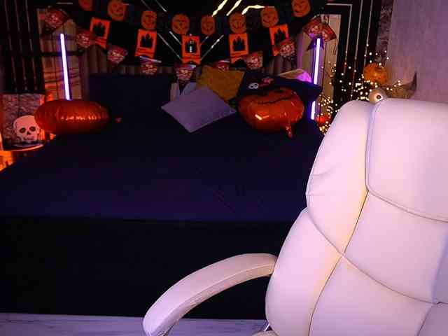 LittleJulii webcam