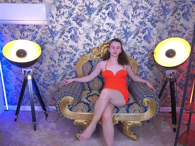 LittleJulii webcam