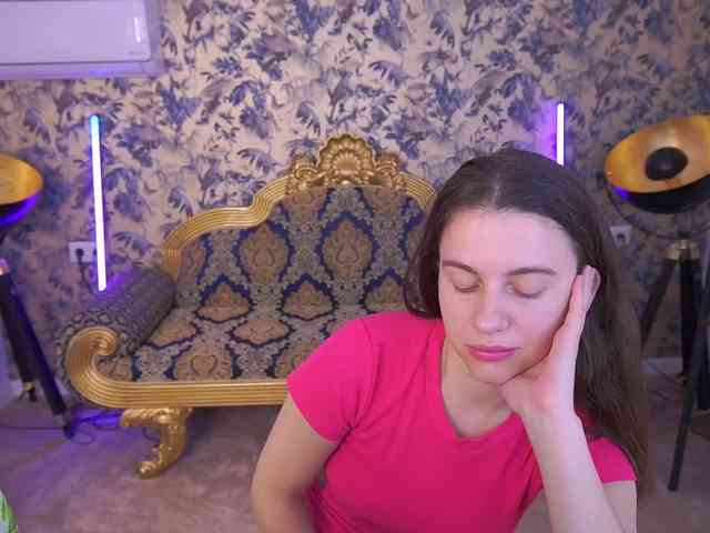 LittleJulii webcam