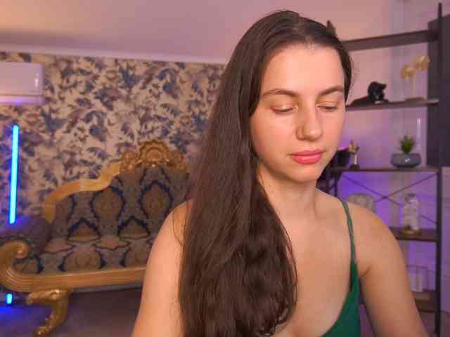 LittleJulii webcam
