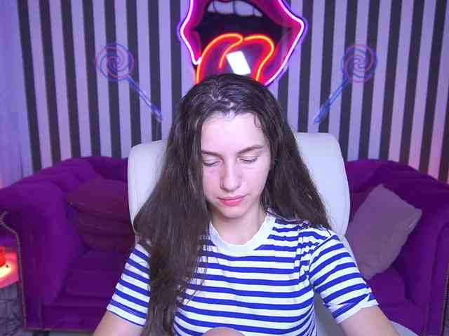 LittleJulii webcam