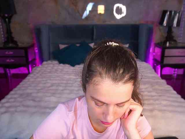 LittleJulii webcam