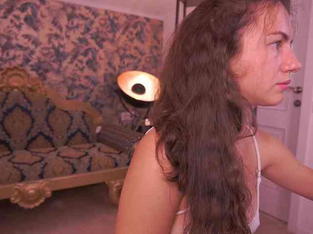 LittleJulii webcam