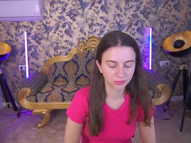 LittleJulii webcam