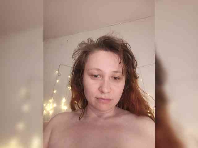 Ten model jest teraz na żywo. Only-pussy