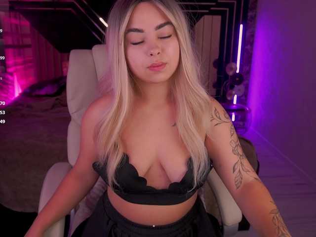 SusieWood live webcam show