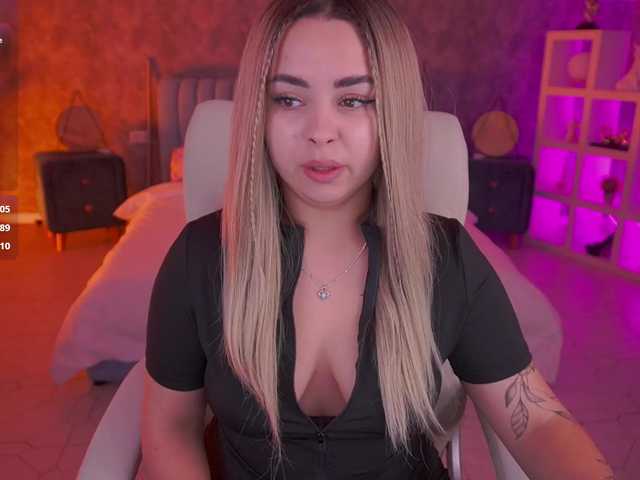 SusieWood live cam