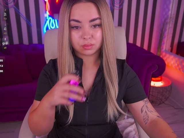 SusieWood live cam on BongaCams