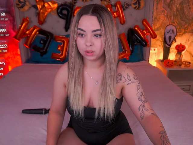 SusieWood live cam preview