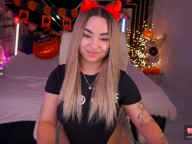 SusieWood, live now on BongaCams