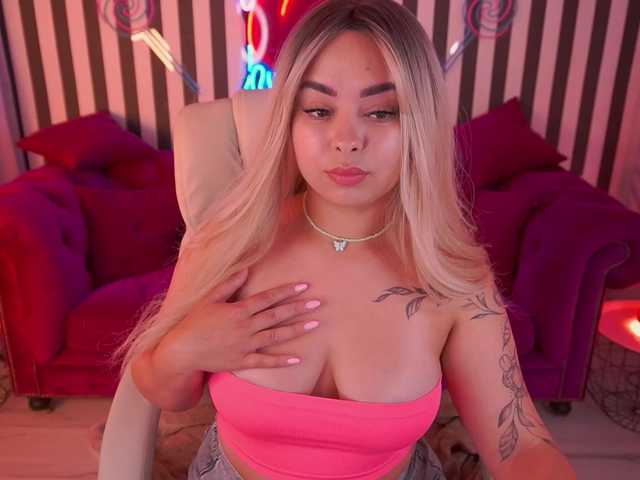 SusieWood live cam on BongaCams