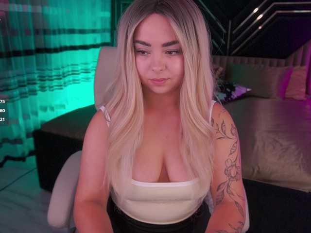SusieWood live webcam show