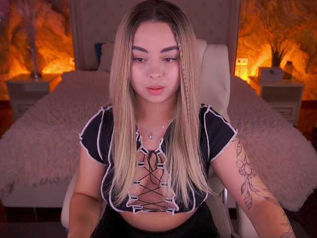 SusieWood live cam