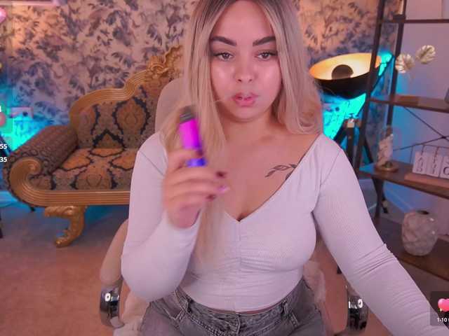 SusieWood live cam on BongaCams