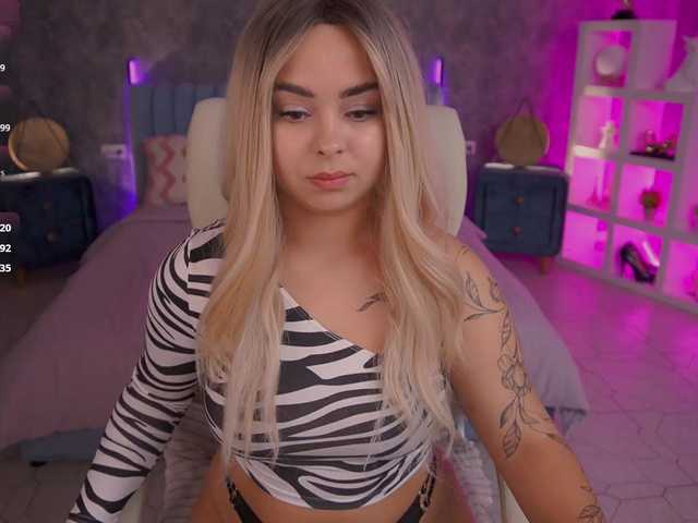 SusieWood live webcam show