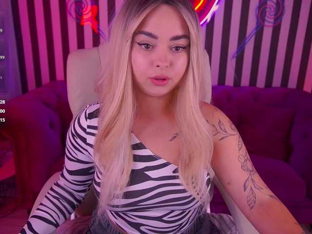 SusieWood live webcam show