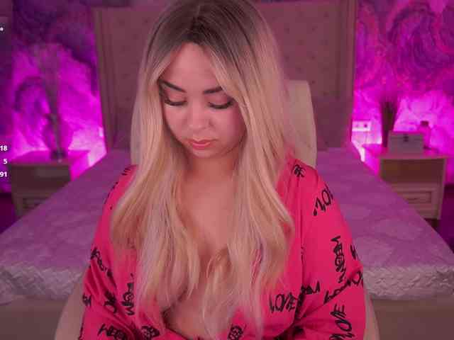 SusieWood webcam