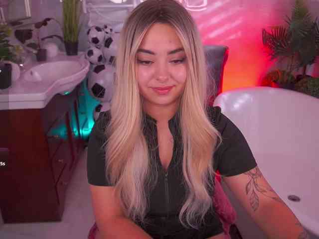 SusieWood webcam