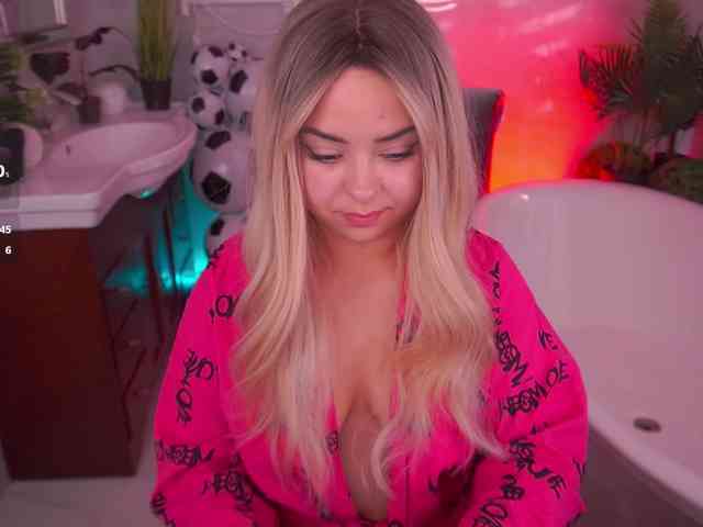SusieWood webcam