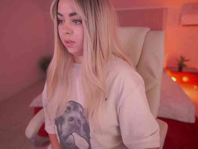 SusieWood Live Webcam on BongaCams