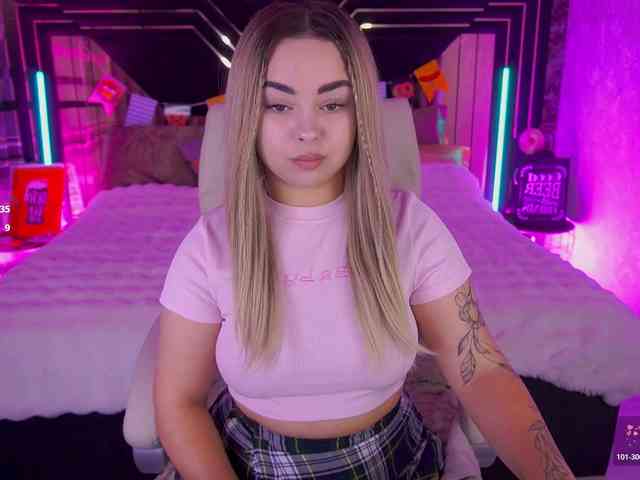 SusieWood webcam