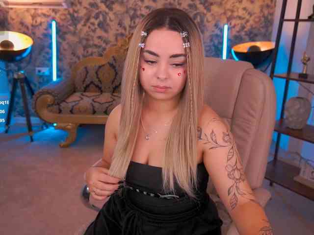 SusieWood's webcam live show