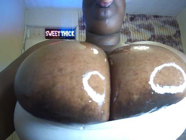 bigboobie22 live webcam show