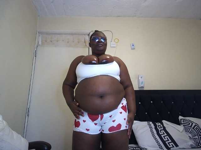 bigboobie22 live webcam show