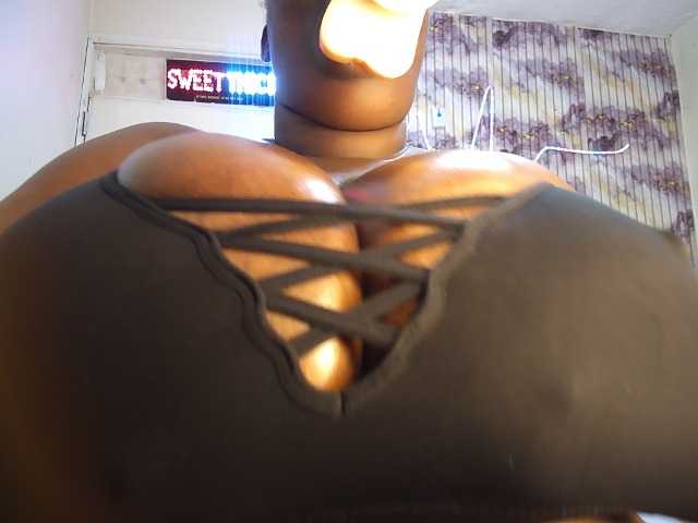 bigboobie22 live cam on BongaCams