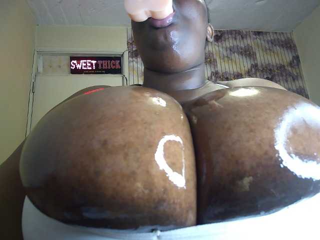 bigboobie22 live webcam show