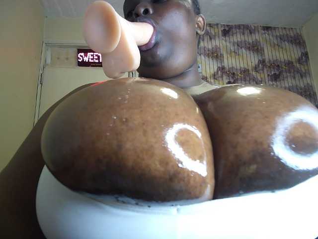 bigboobie22 live cam on BongaCams