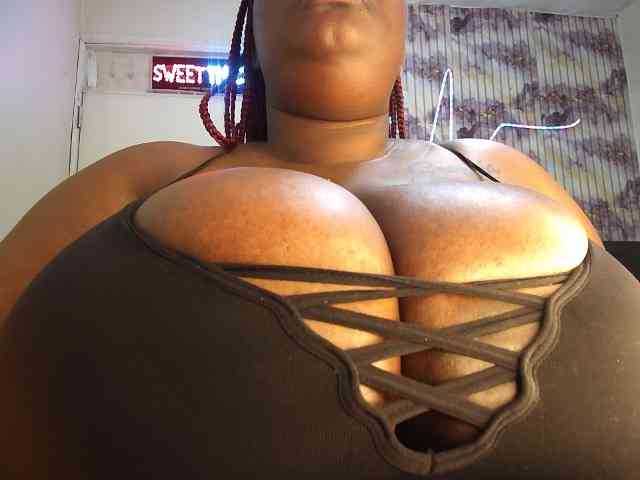 bigboobie22 webcam