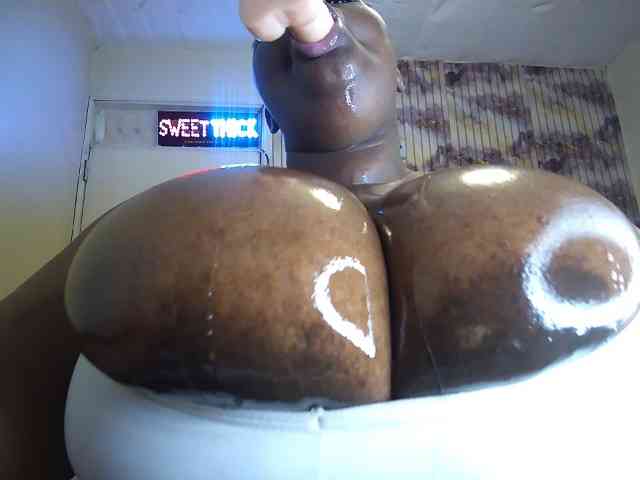 bigboobie22 webcam