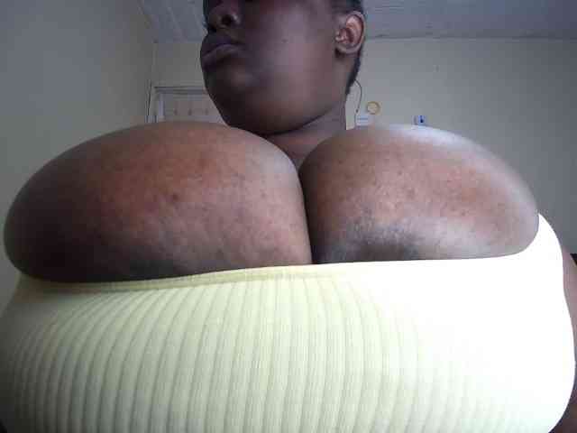 bigboobie22 webcam