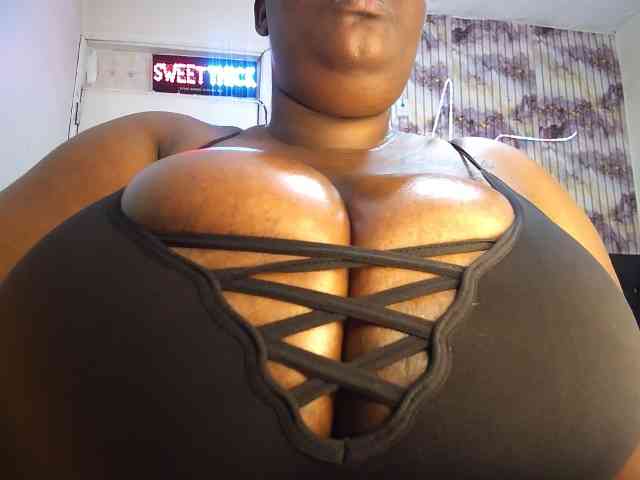 bigboobie22 webcam