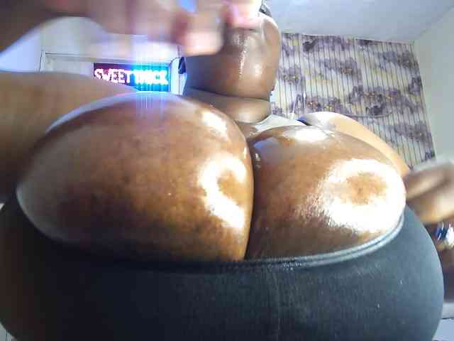 bigboobie22 bigboobie22