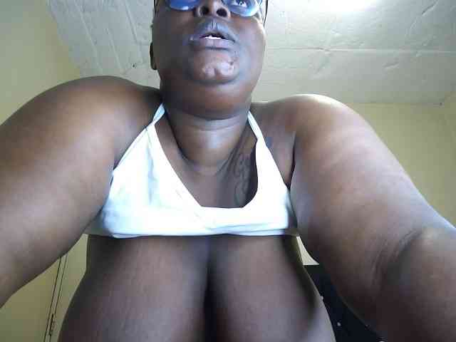 bigboobie22 webcam