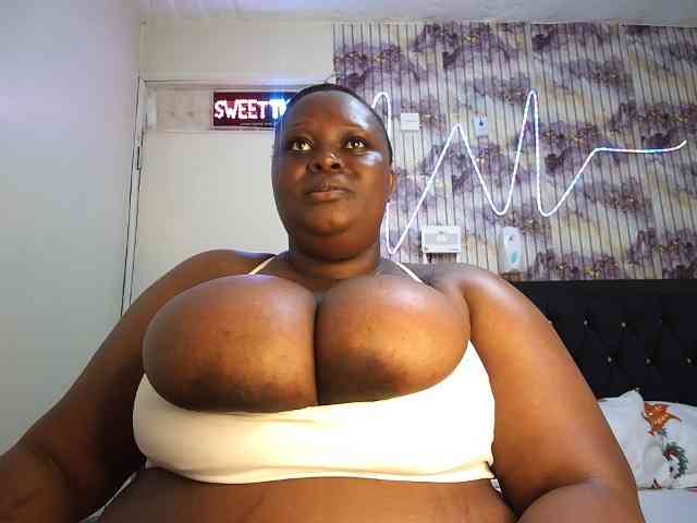 bigboobie22 webcam