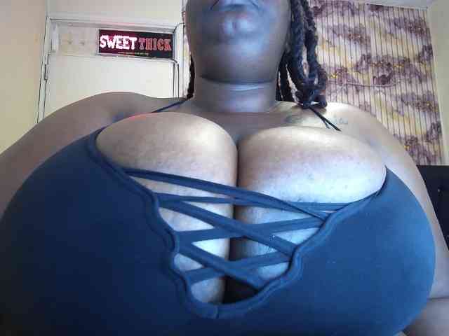 bigboobie22 webcam