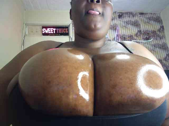 bigboobie22 webcam