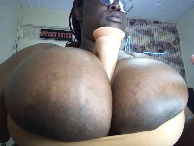 bigboobie22 webcam