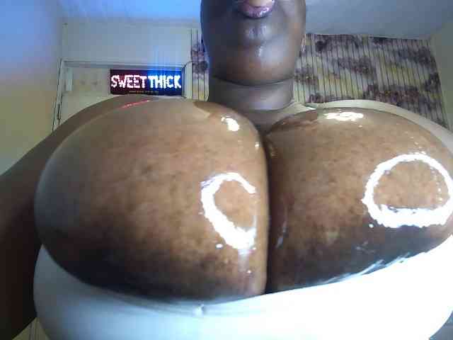 bigboobie22 webcam