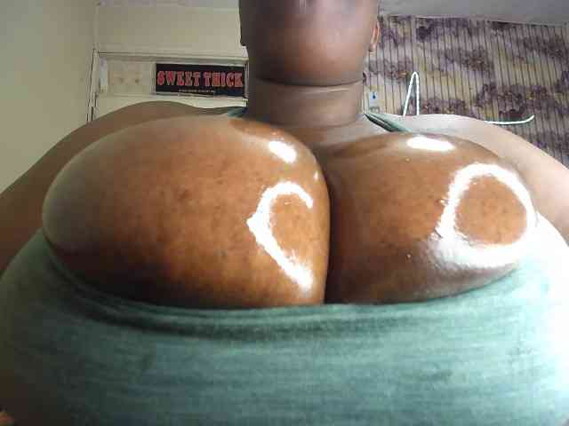 bigboobie22 webcam