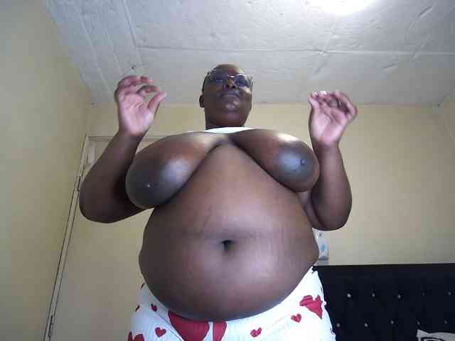 bigboobie22 webcam