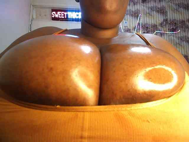 bigboobie22 webcam